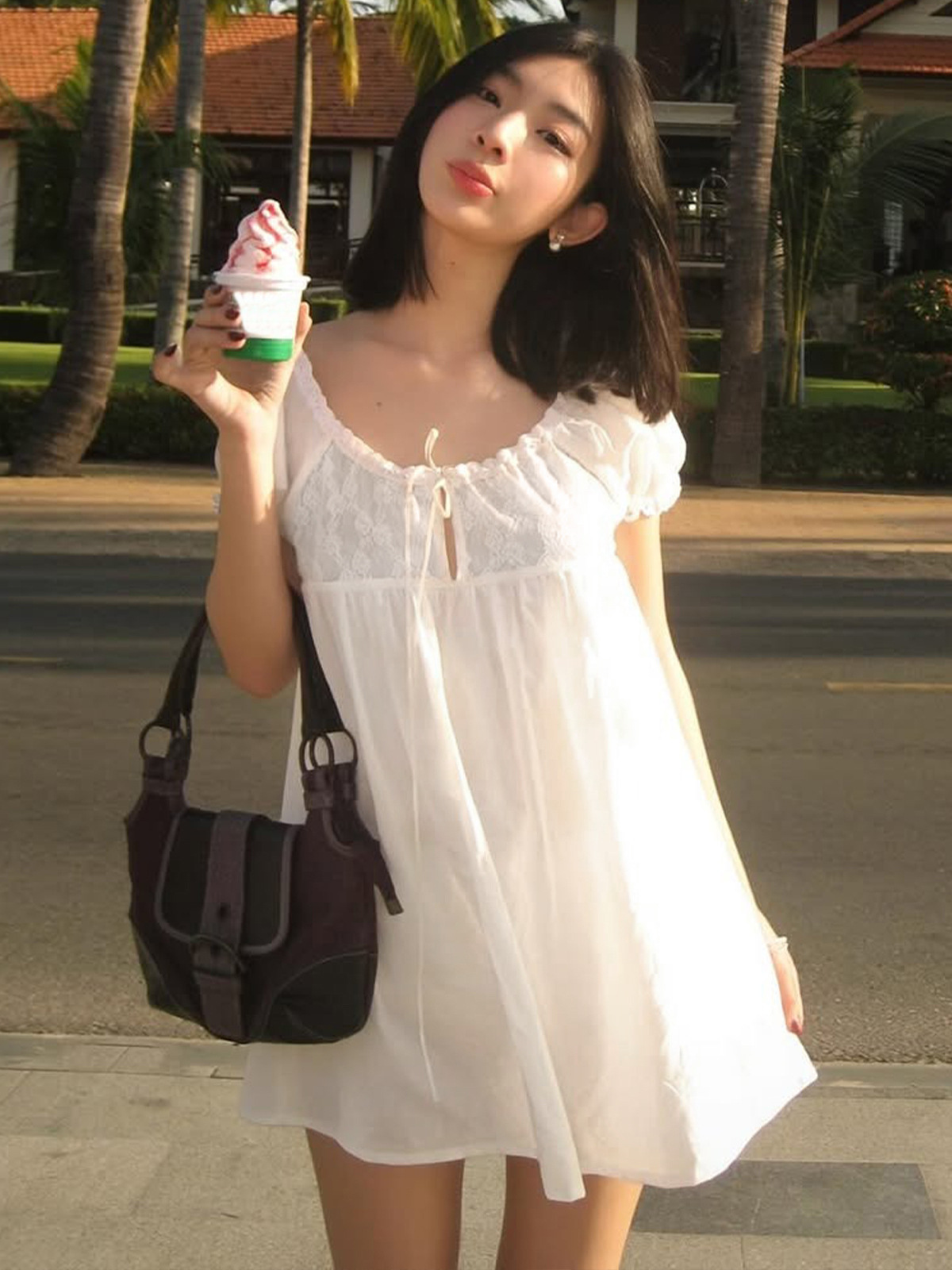 فستان أبيض قصير بدون أكتاف من  - مراجعة Off Shoulder Puff Sleeve Sundress وسعره