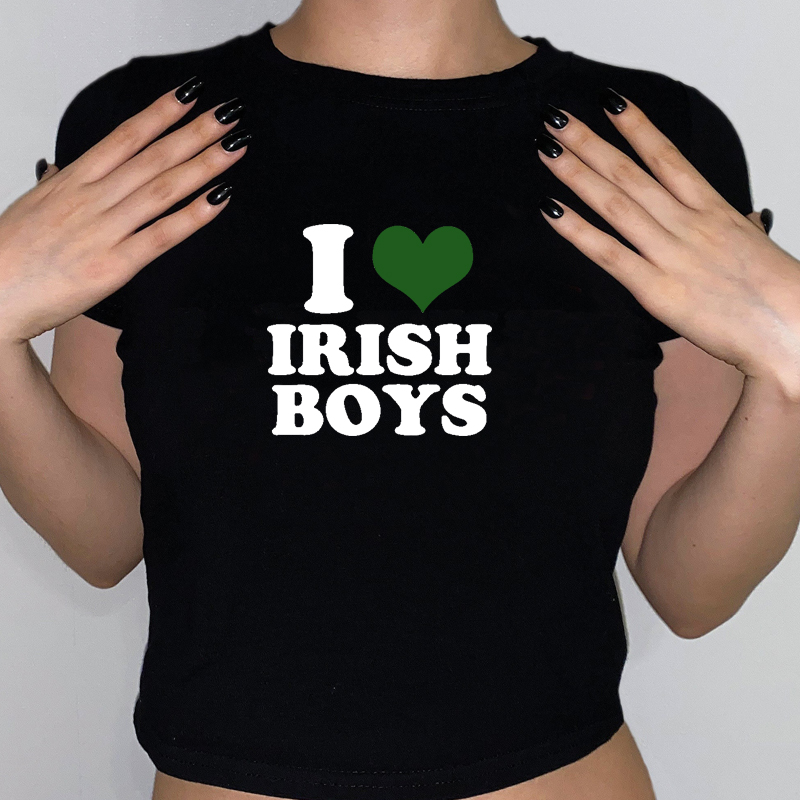 المرأة أنا أحب الايرلنديية الأ - مراجعة Y2K Graphic Baby Tee Crop وسعره