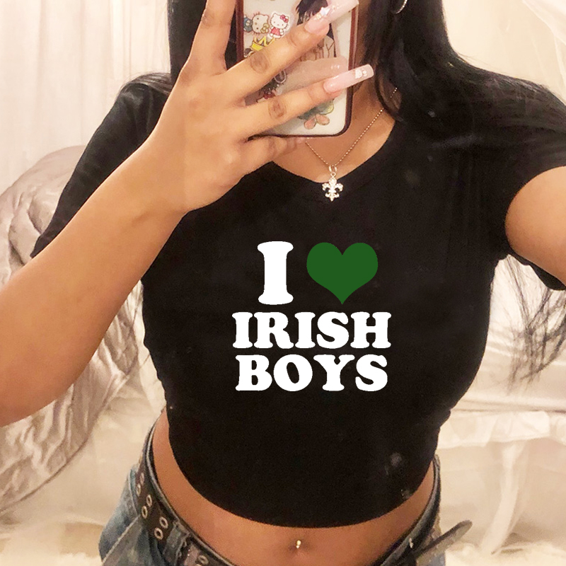 المرأة أنا أحب الايرلنديية الأ - مراجعة Y2K Graphic Baby Tee Crop وسعره