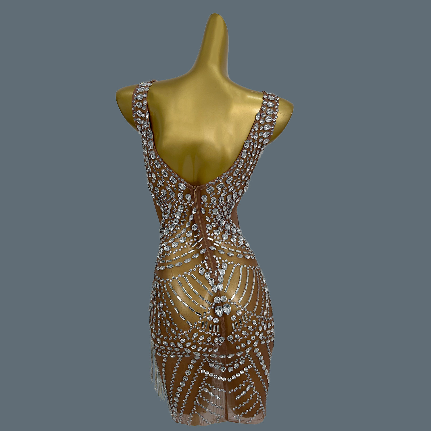 زي تنكري جديد مستوحى من العصور - مراجعة Dresses وسعره