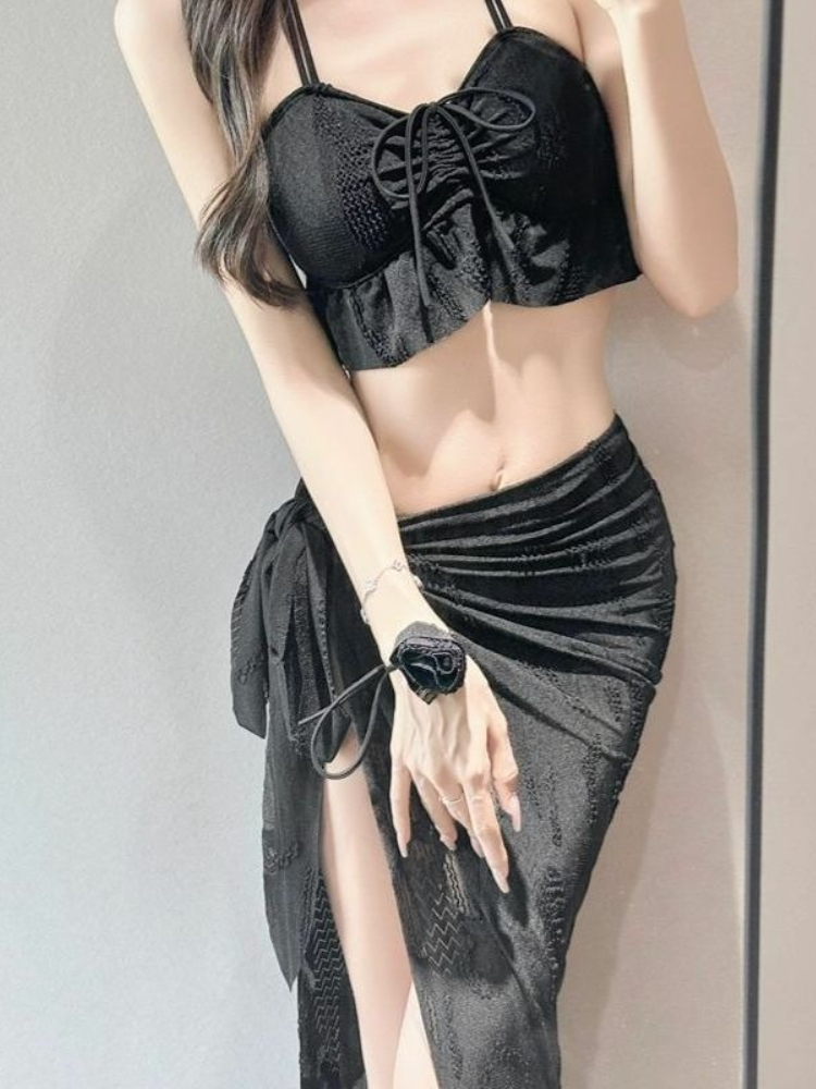بدلة سباحة نسائية من قطعتين بن - مراجعة Tops وسعره