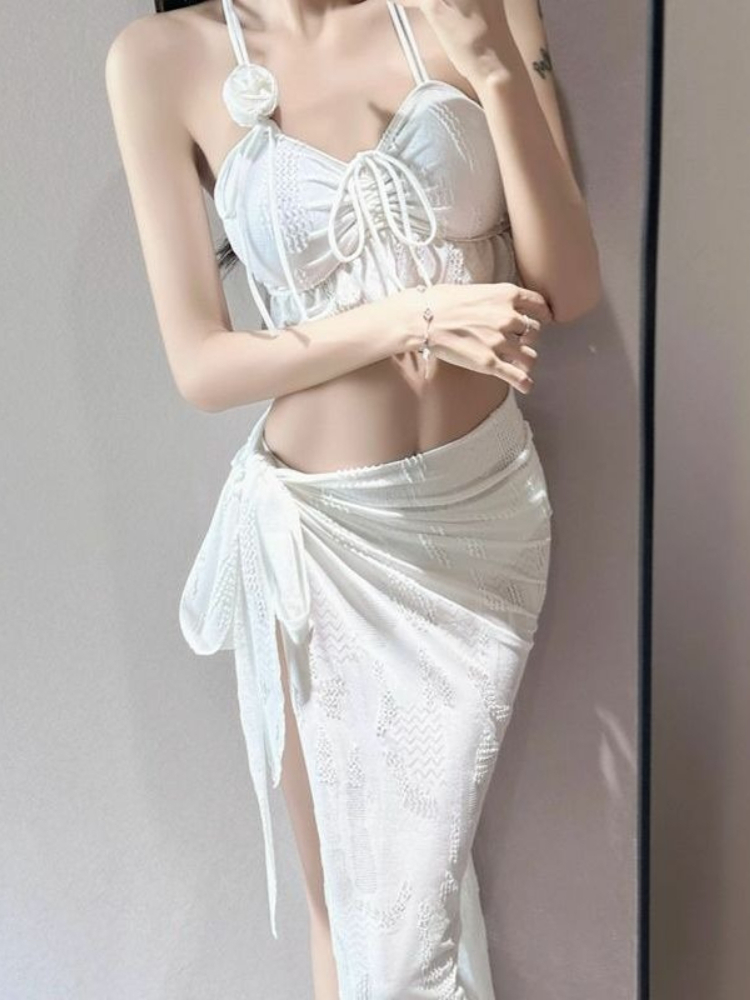 بدلة سباحة نسائية من قطعتين بن - مراجعة Tops وسعره